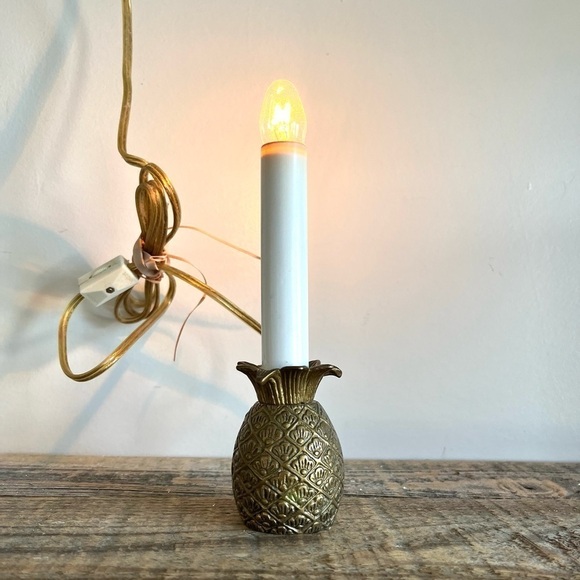 Brass pineapple small table lamp - Picture 2 of 5